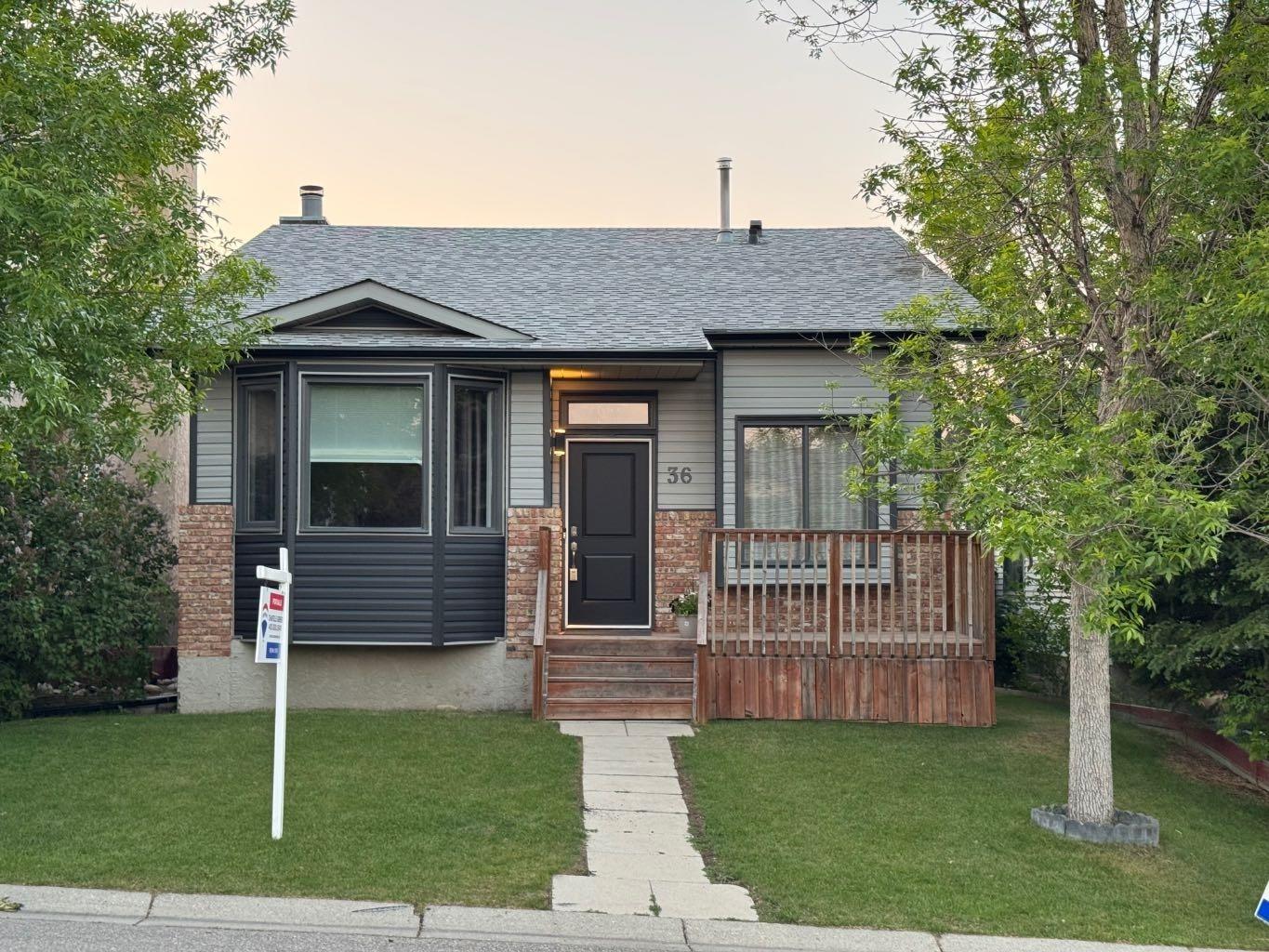 36 MacEwan Meadow Rise NW