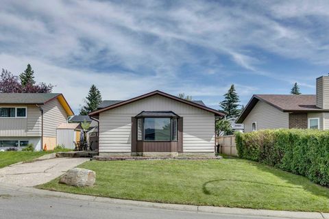 411 Rundleson Place NE Calgary AB T1Y 3H6