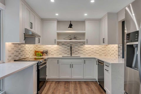 Photo of 370 Brae Glen Crescent SW, Calgary, AB T2W 1B6 (MLS # A2316776)