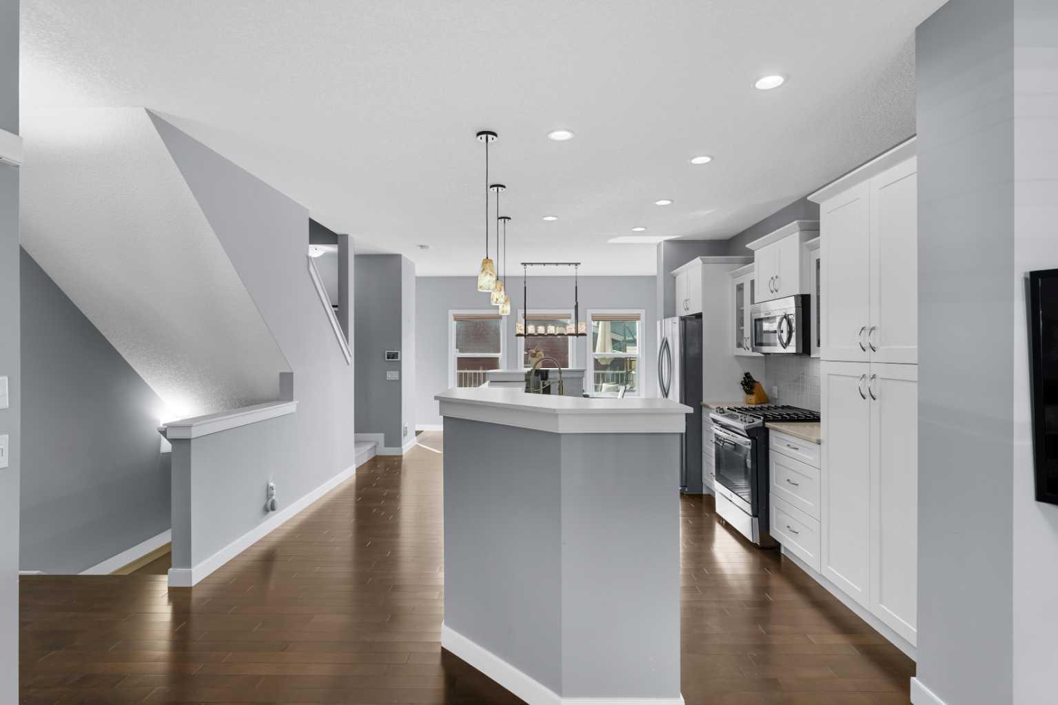 172 Evanspark Gardens NW
