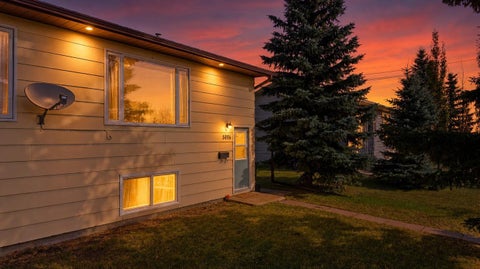 Photo of 5006 63 Avenue, Ponoka, AB T4J 1E5 (MLS # A2351264)