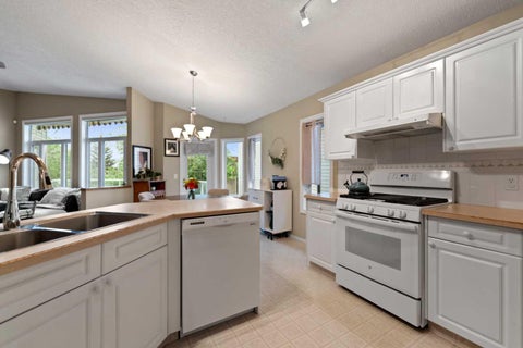 Tiny photo for 13 Somerset Gate SW, Calgary, AB T2Y 3G9 (MLS # A2355721)