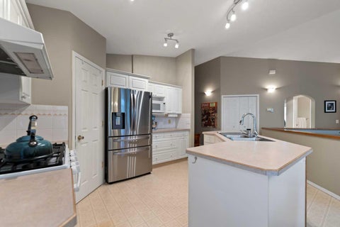Tiny photo for 13 Somerset Gate SW, Calgary, AB T2Y 3G9 (MLS # A2355721)