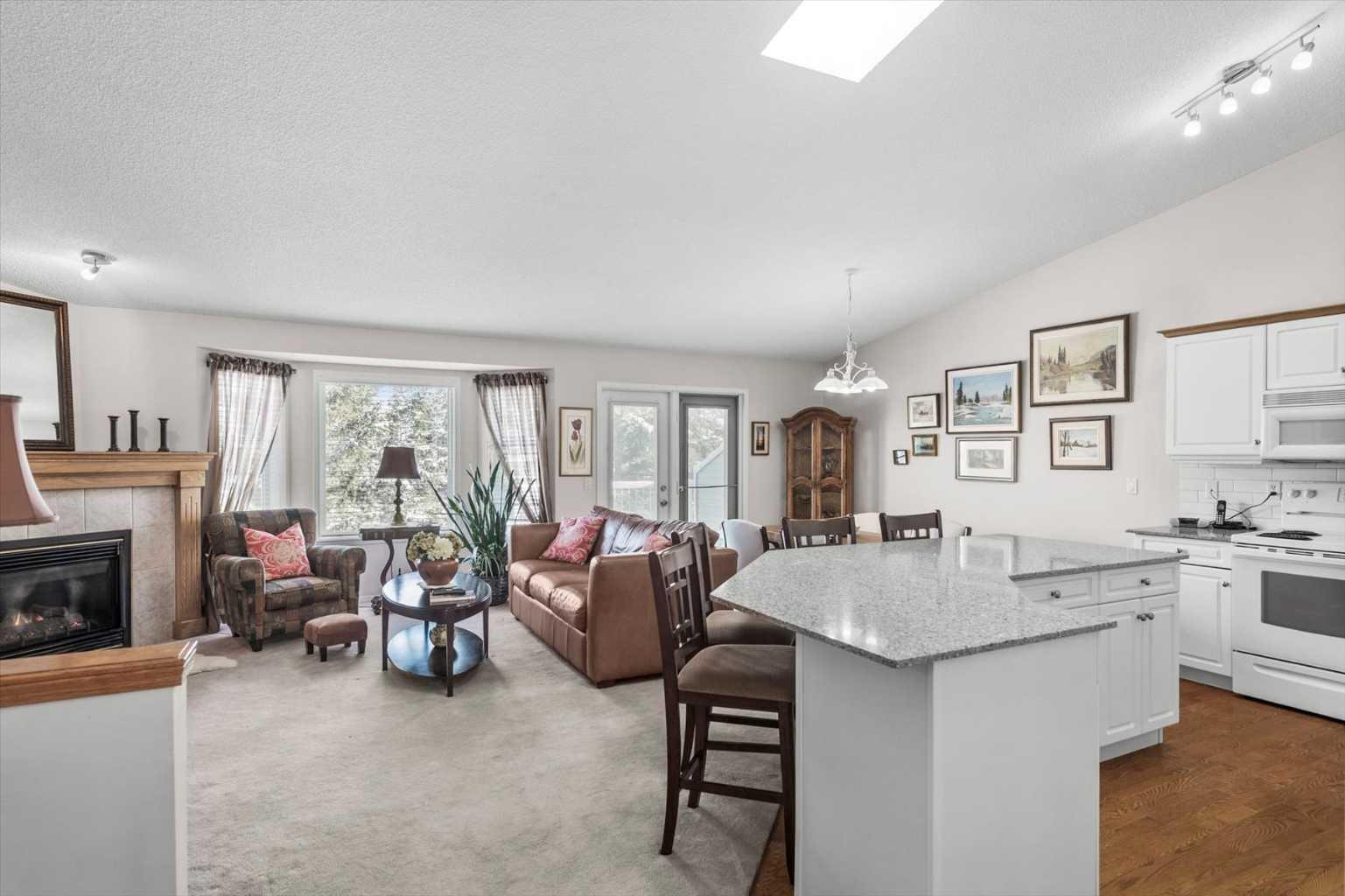 180 Valley Ridge Heights NW