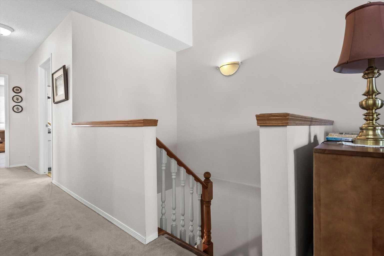 180 Valley Ridge Heights NW