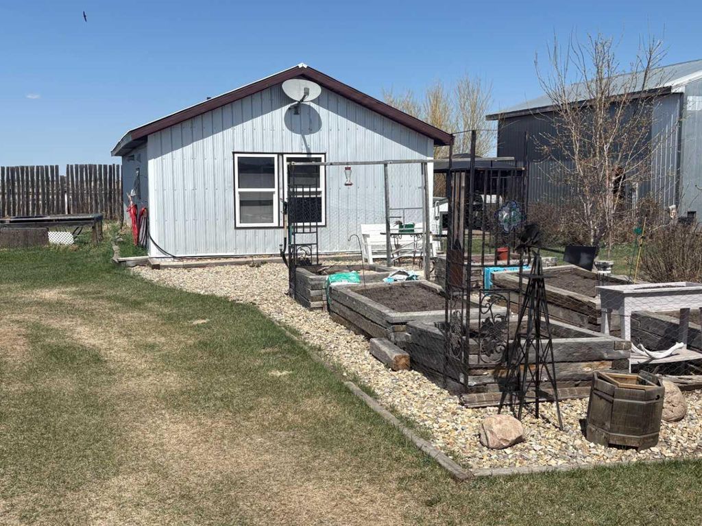 Photo of 43101 155 Range, Rural Flagstaff County, AB T0B 1N0 (MLS # A2309865)