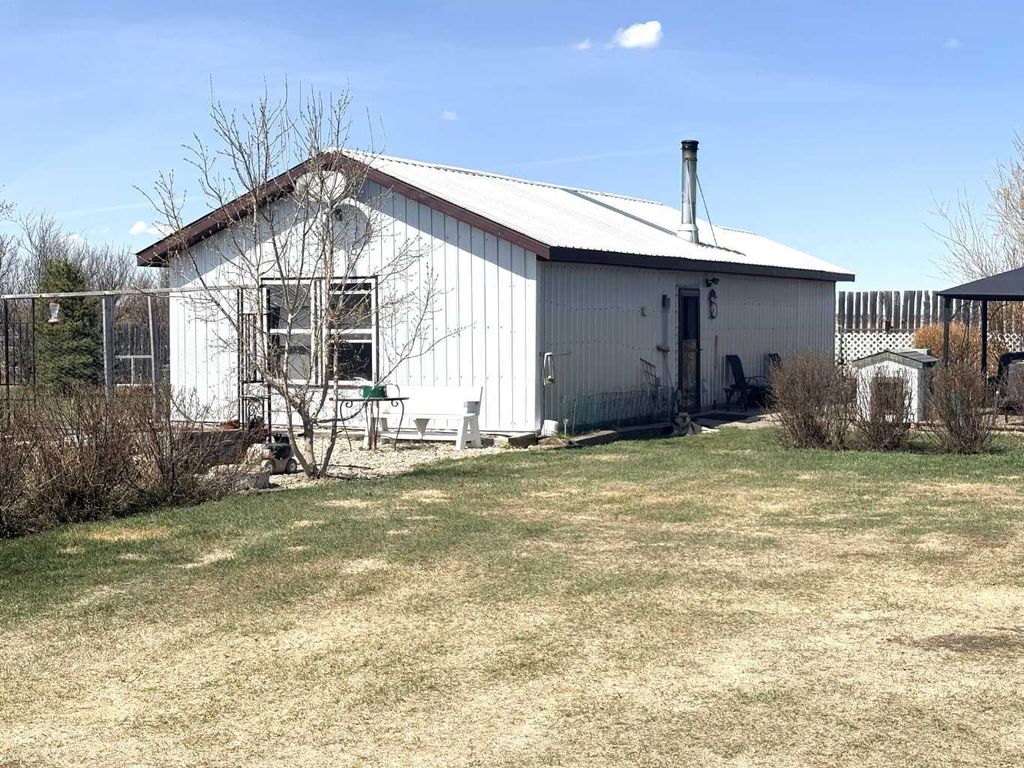 Photo of 43101 155 Range, Rural Flagstaff County, AB T0B 1N0 (MLS # A2309865)
