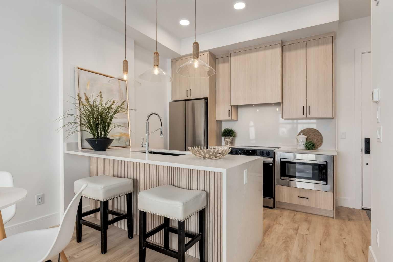 330 Dieppe Drive SW 106