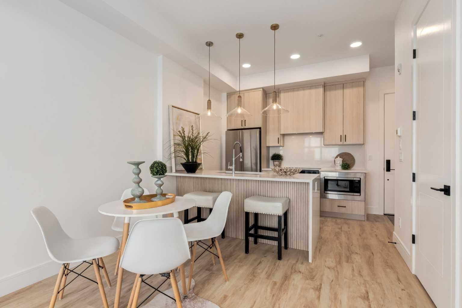 330 Dieppe Drive SW 106