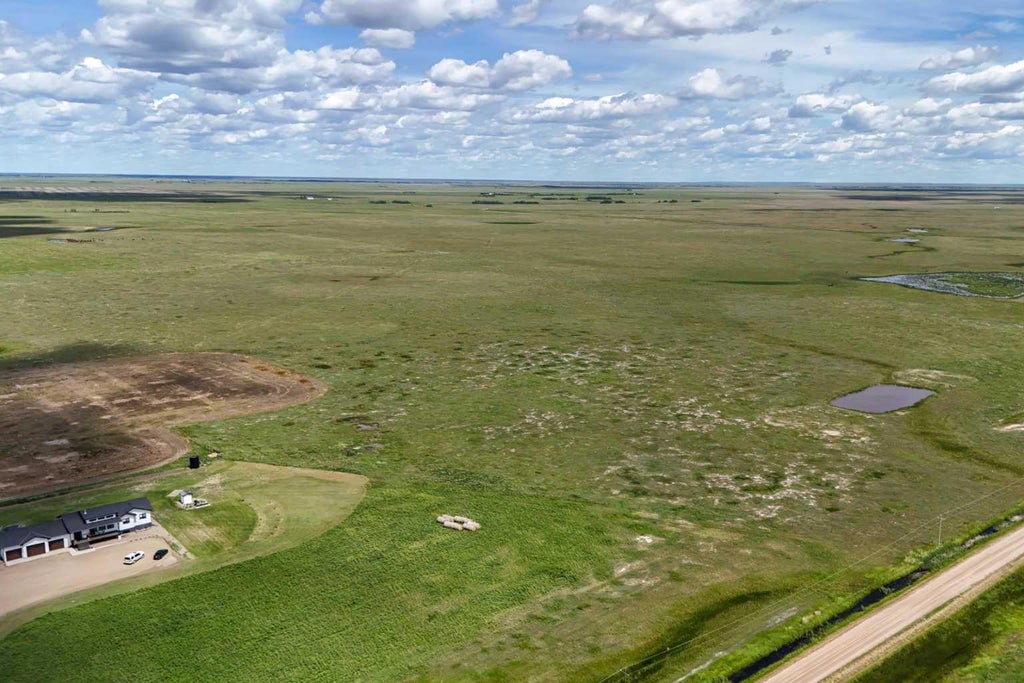 Photo of 10272 Township Road 300, Rural Special Areas No. 2, AB T0J 1P0 (MLS # A2324808)