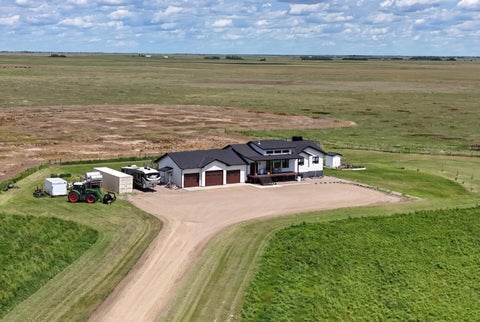 Photo of 10272 Township Road 300, Rural Special Areas No. 2, AB T0J 1P0 (MLS # A2324808)