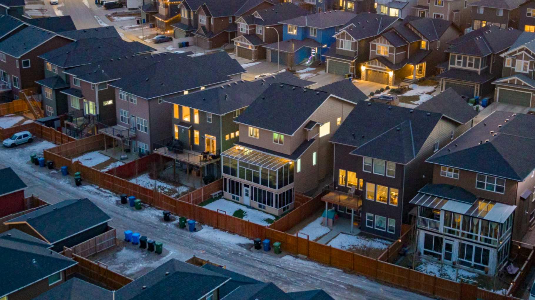 99 Evansglen Circle NW