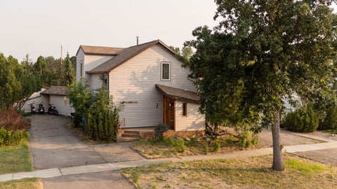 Photo of 335 50 Avenue W, Claresholm, AB T0L 0T0 (MLS # A2331892)