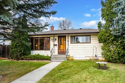 Photo of 31 Hendon Place NW, Calgary, AB T2K 2A2 (MLS # A2354441)
