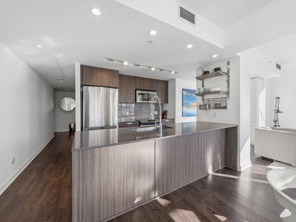 Photo of 626 14 Avenue SW #1011, Calgary, AB T2R 0X4 (MLS # A2292841)