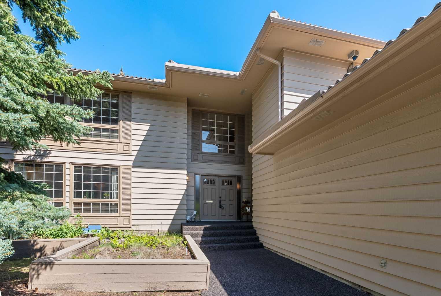 279 Canterville Drive SW