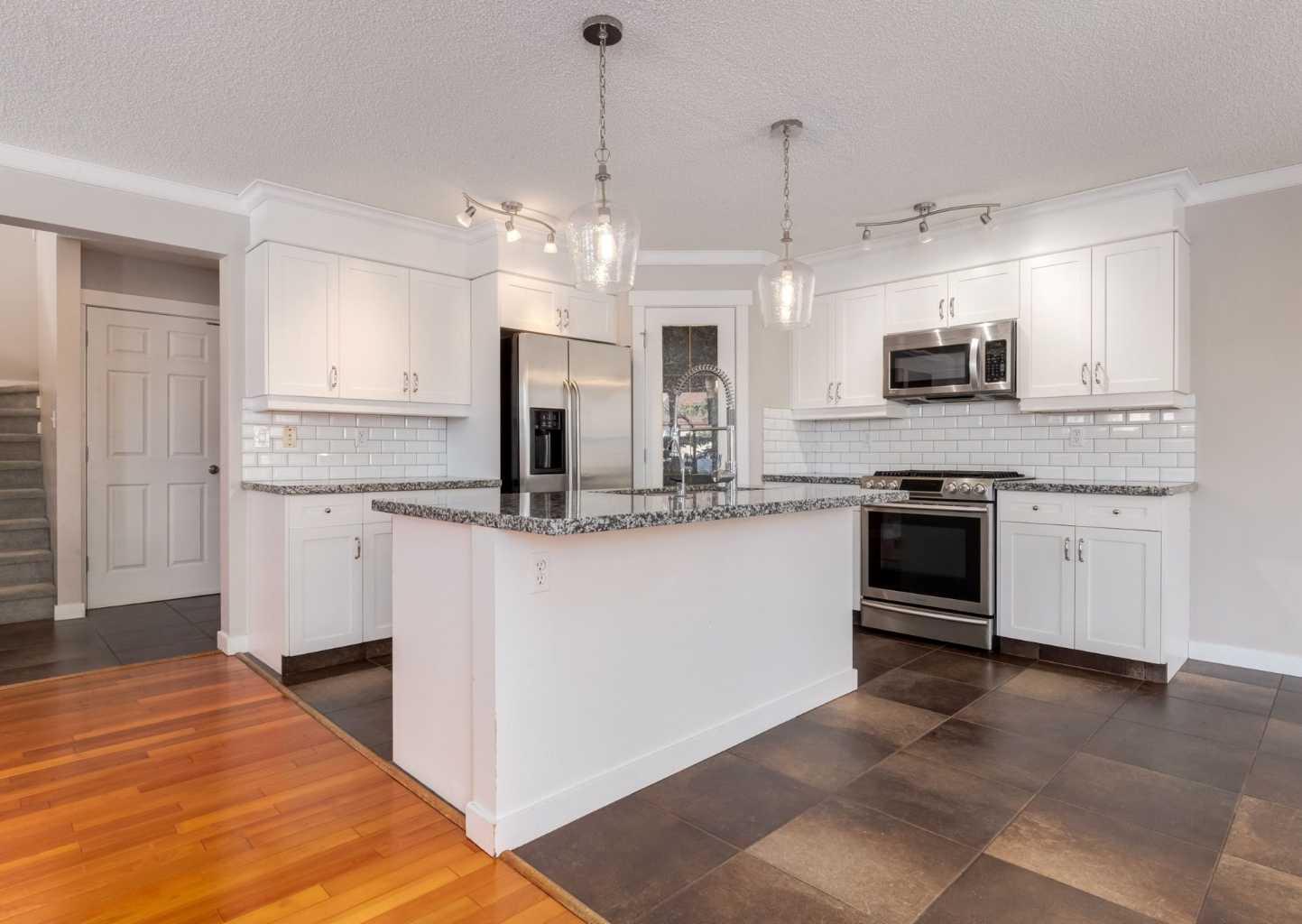 223 Copperfield Green SE