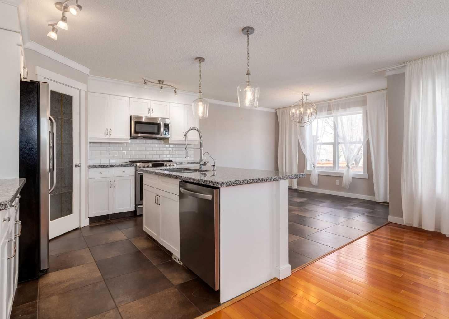 223 Copperfield Green SE