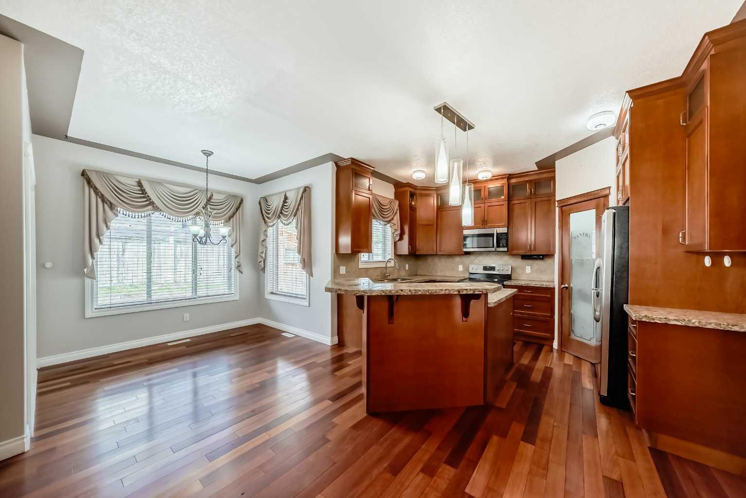 87 Sherwood Circle NW