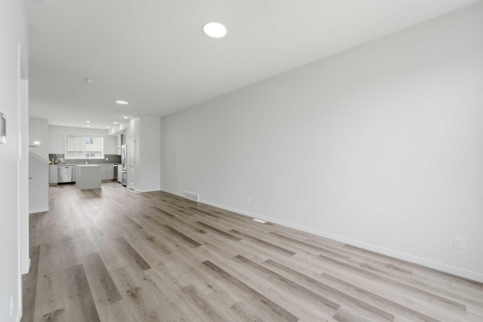 21 Corner Glen Row NE