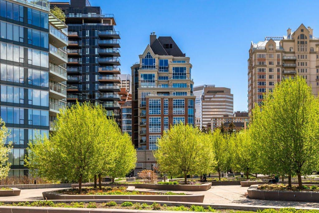 110 7 Street SW 602