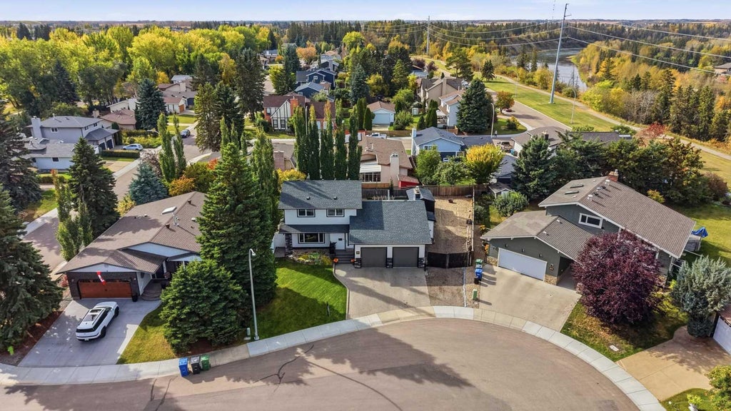 Photo of 6 Wiltshire Place, Red Deer, AB T0M 0J0 (MLS # A2349706)