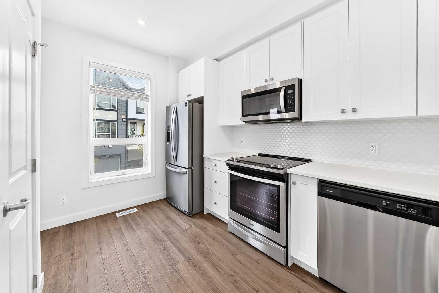 15 Evanscrest Park NW 208