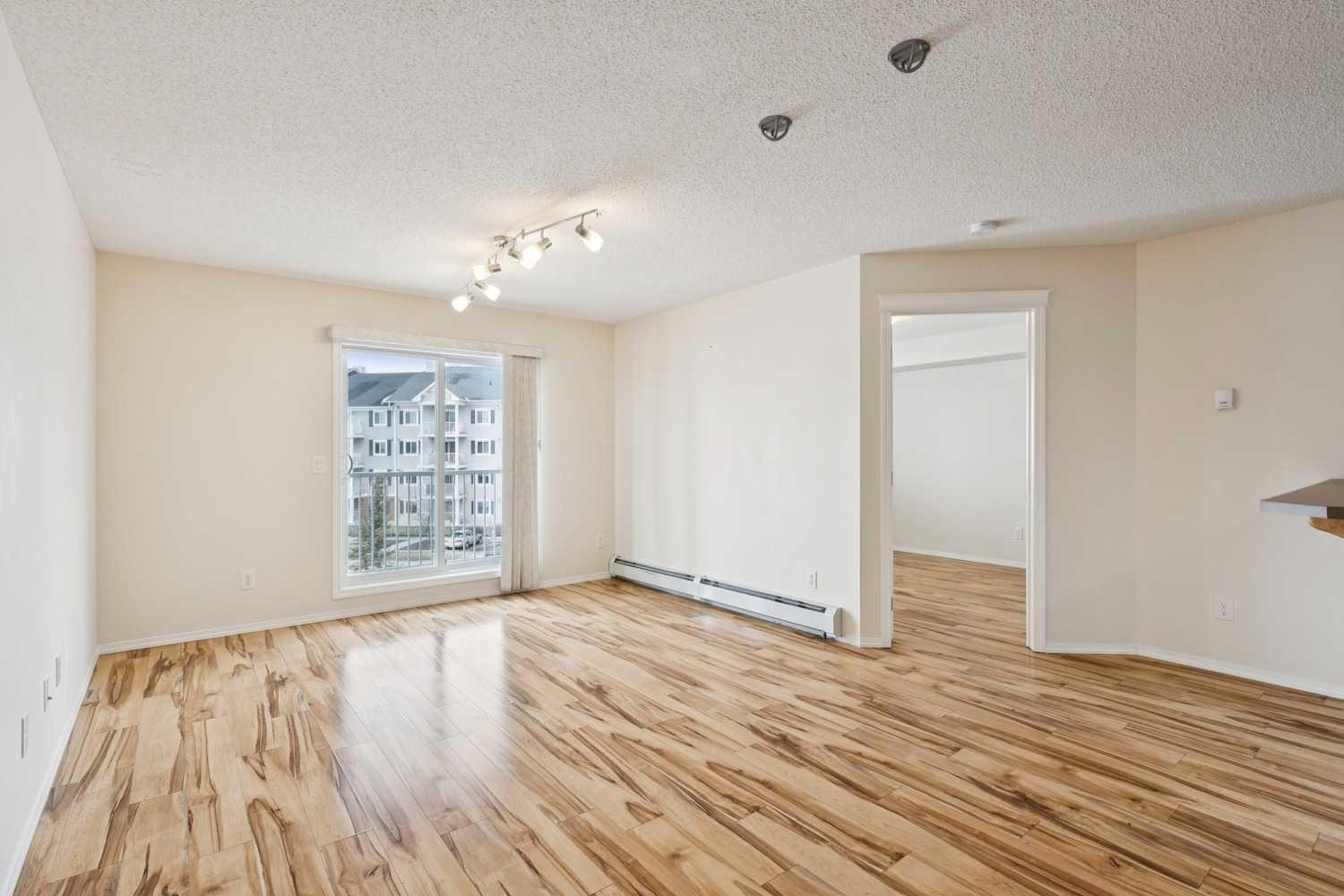 5 Country Village Park NE 1309