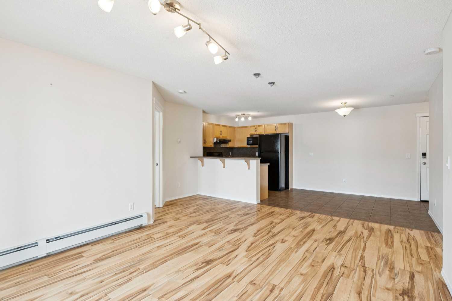 5 Country Village Park NE 1309