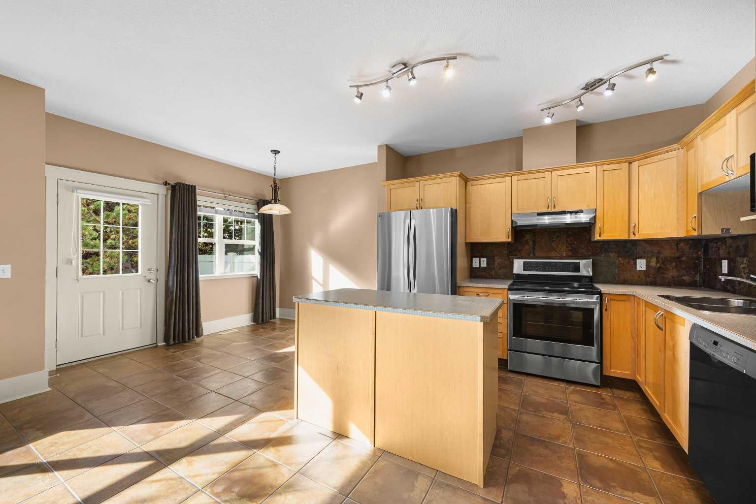 75 Wentworth Common SW