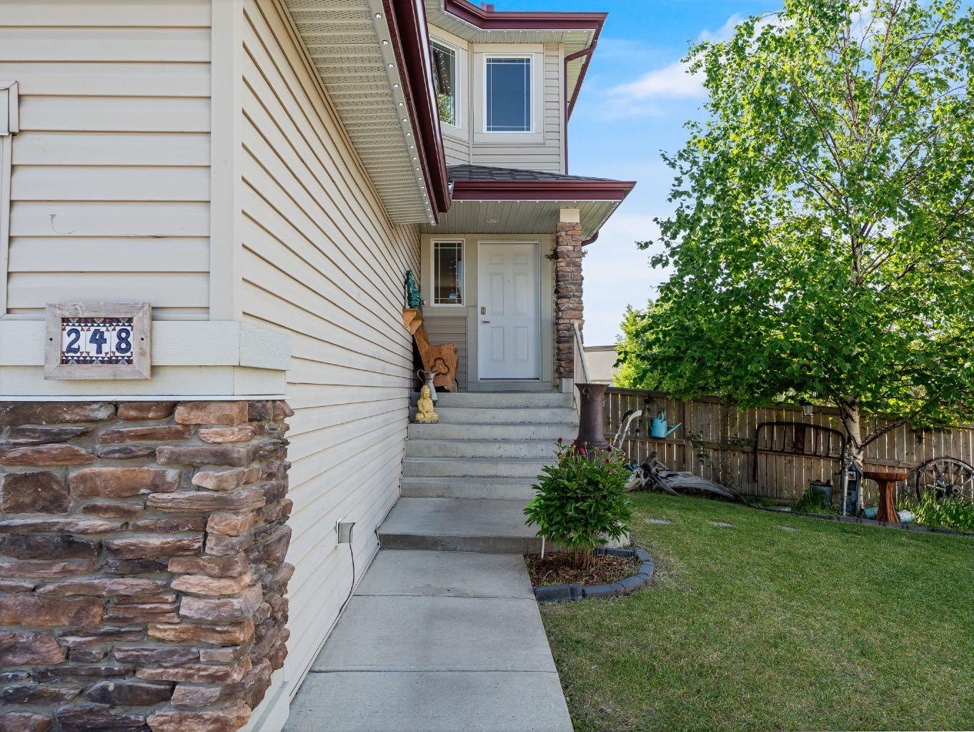 248 Westmount Crescent