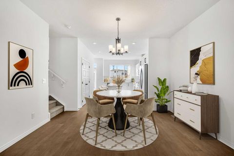 751 HOMESTEAD Drive NE Calgary AB T3J 5V3