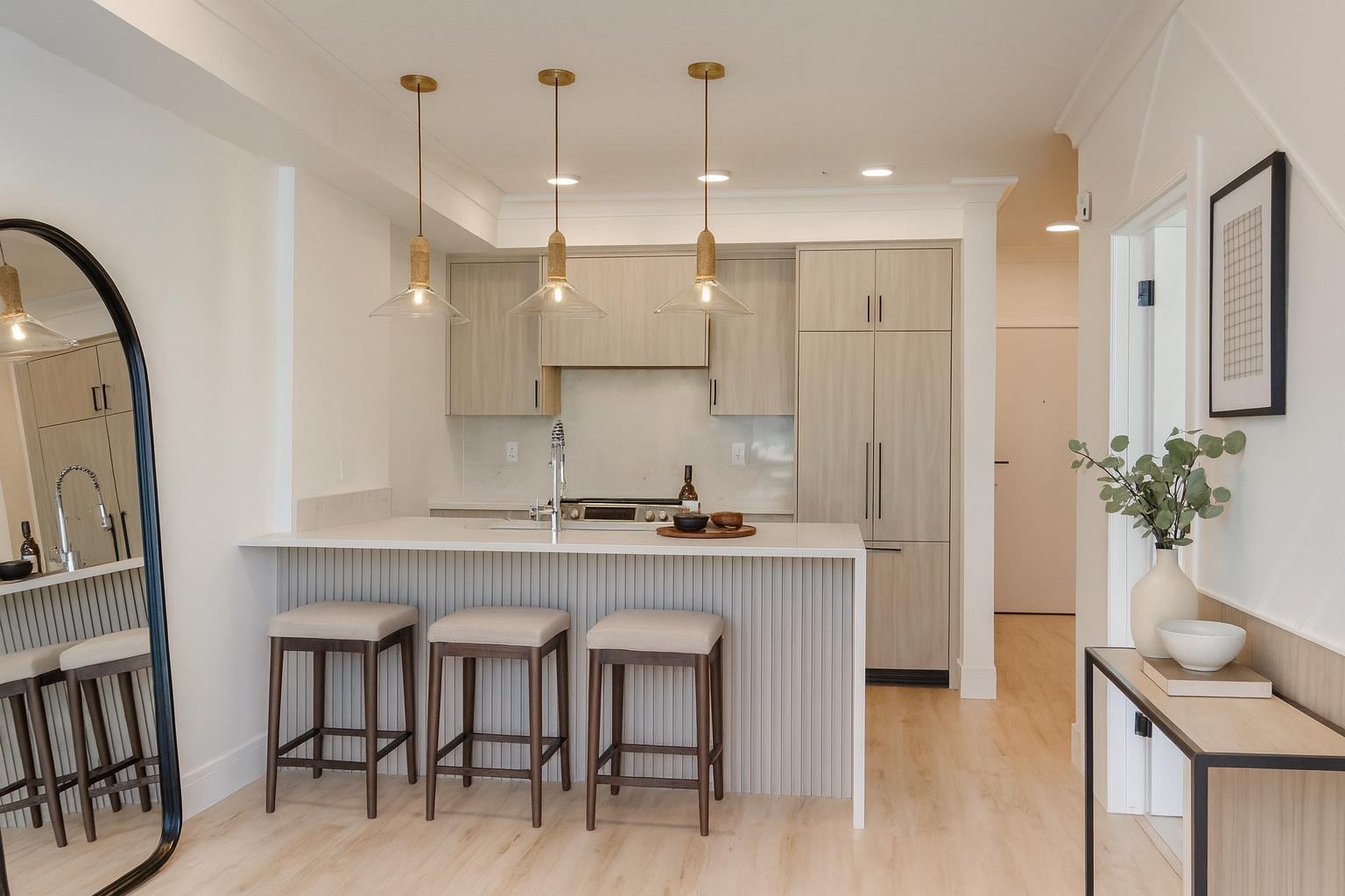 370 Dieppe Drive SW 214