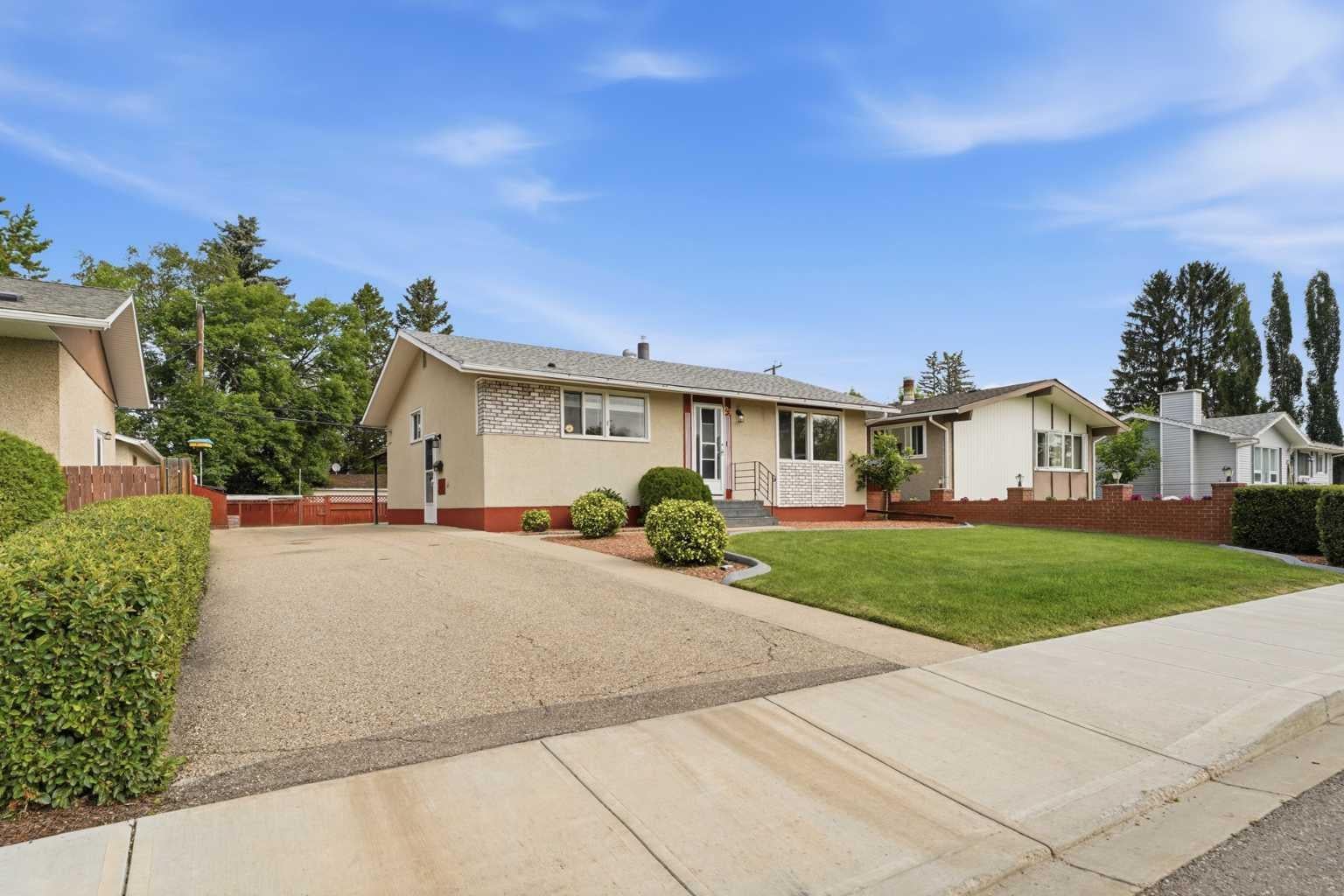 23 Fairway Avenue
