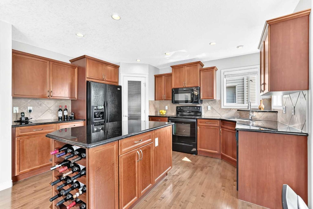 Photo of 127 Royal Birch Way NW, Calgary, AB T3G 5Y1 (MLS # A2335191)