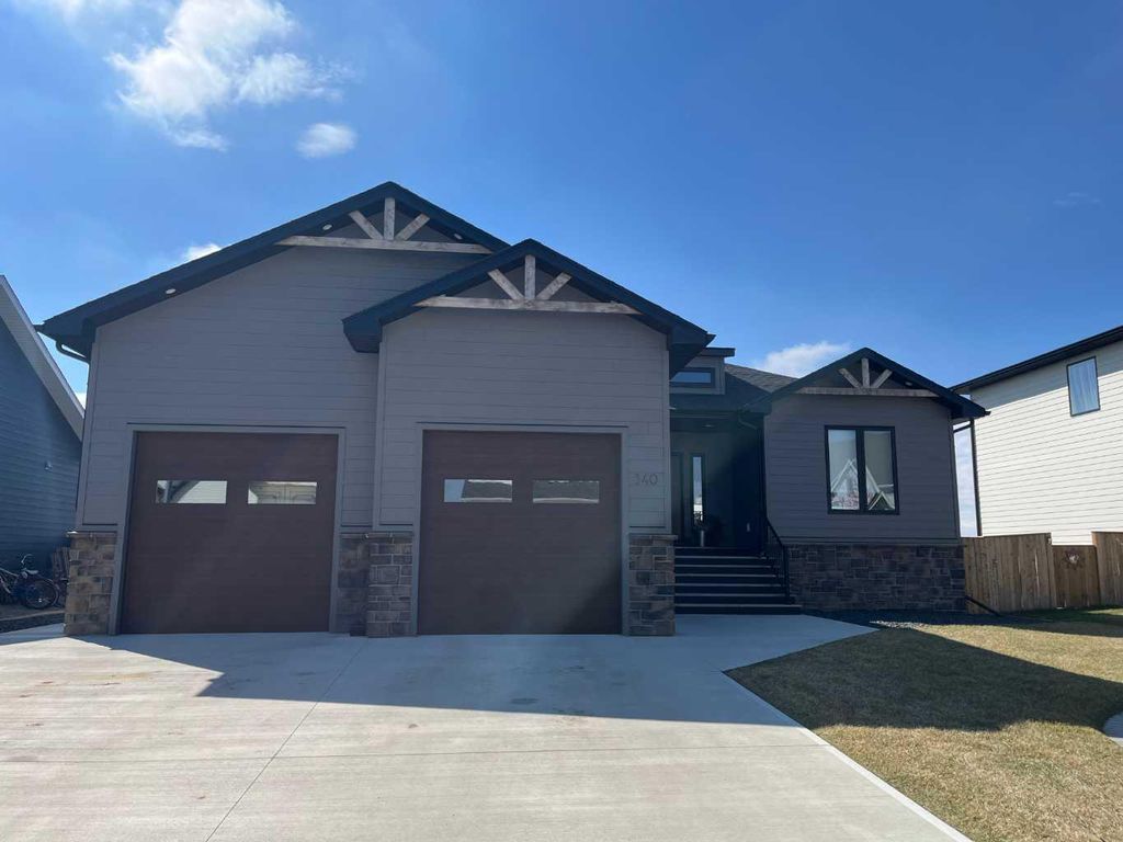 Photo of 340 Church Avenue, Raymond, AB T0K 2S0 (MLS # A2301456)