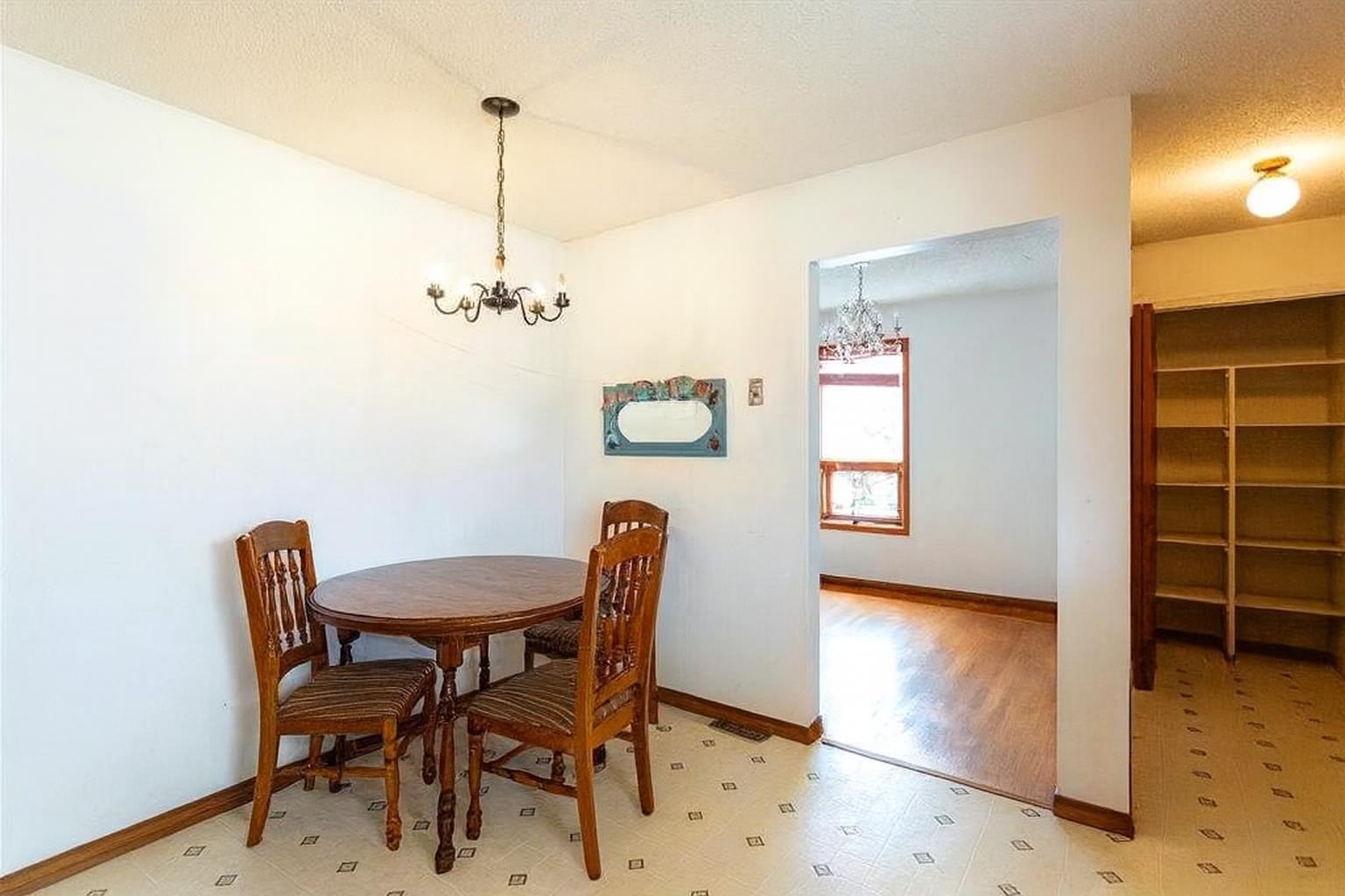 7803 Hunterslea Crescent NW