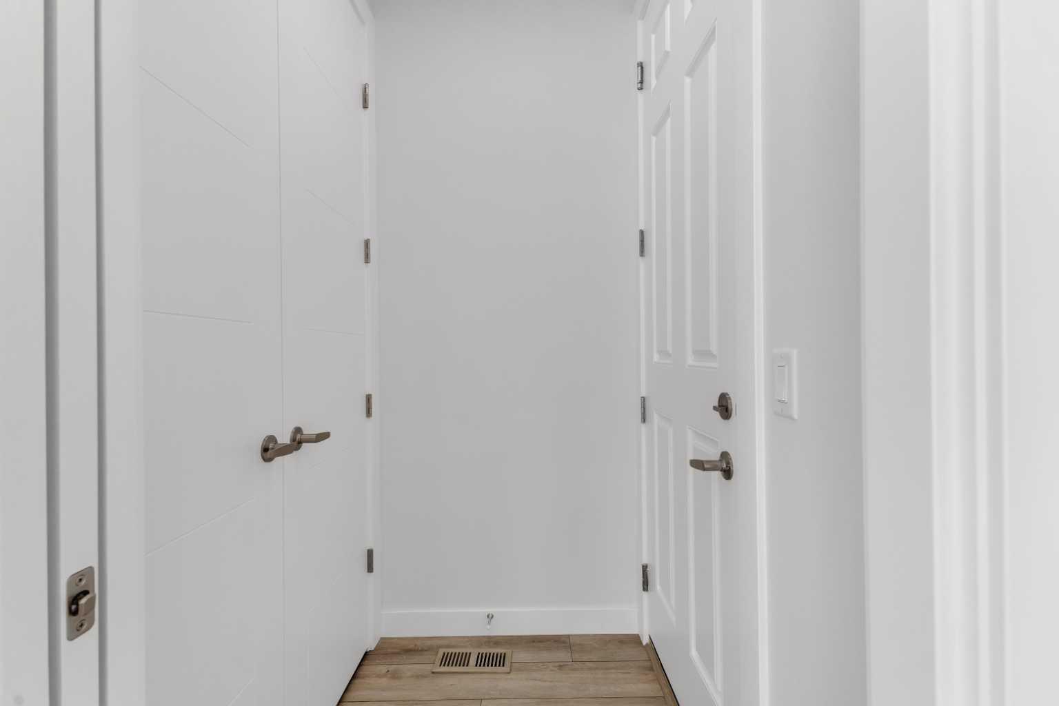 100 Corner Glen Manor NE