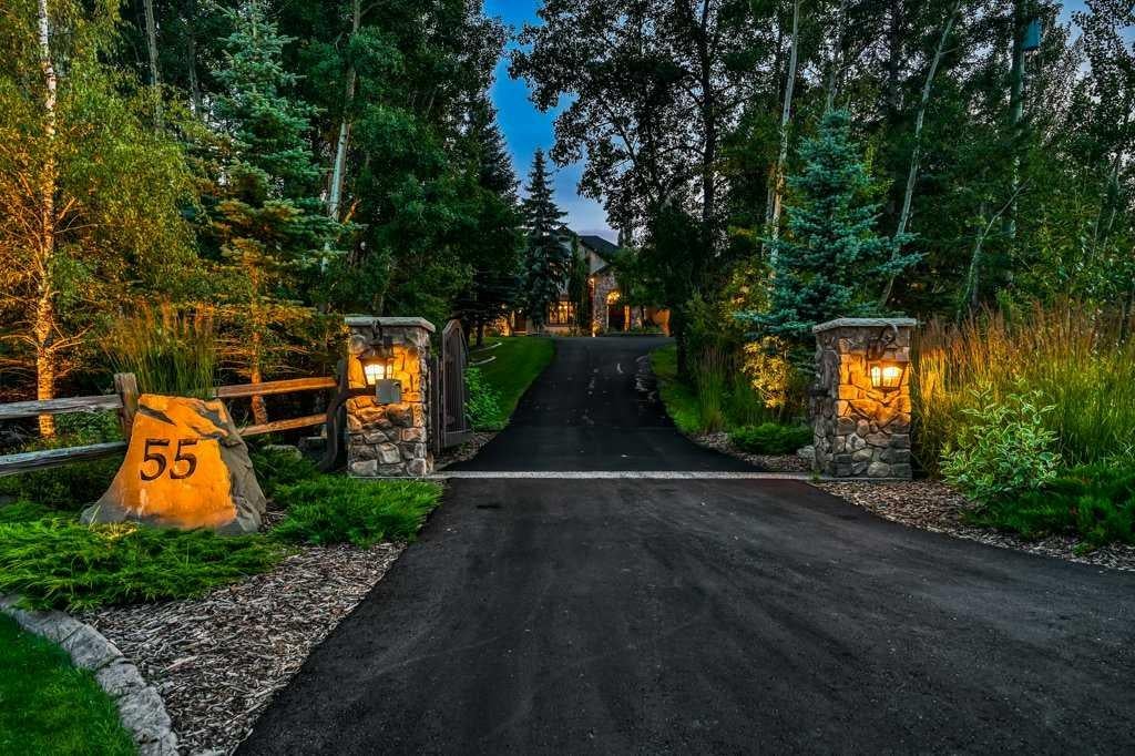 55 Bearspaw View