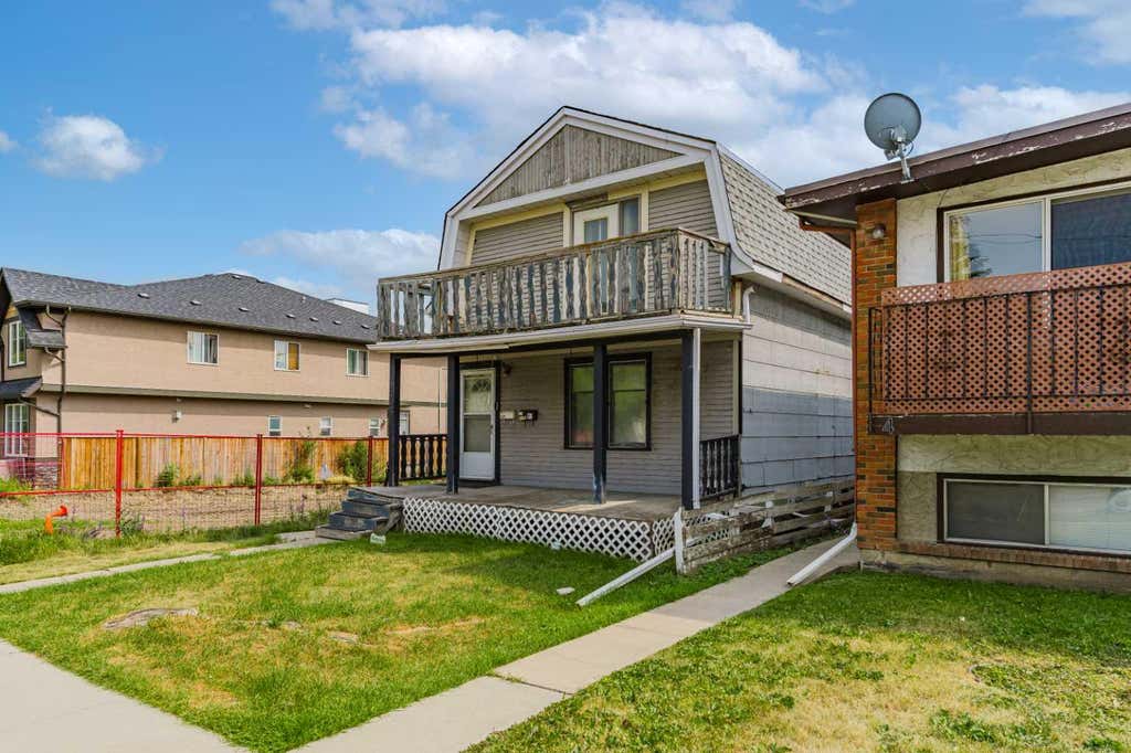 Photo of 235 20 Avenue NE, Calgary, AB T2E 1R1 (MLS # A2336322)