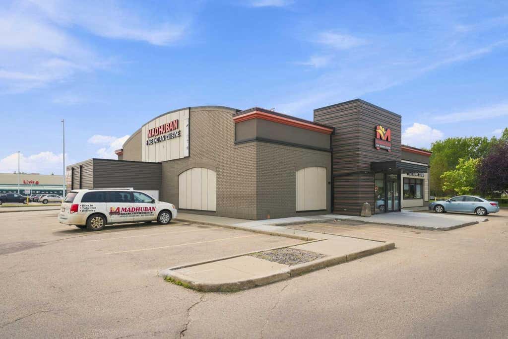 Photo of 9995 178 Street NW, Edmonton, AB T5T 6H4 (MLS # A2333958)
