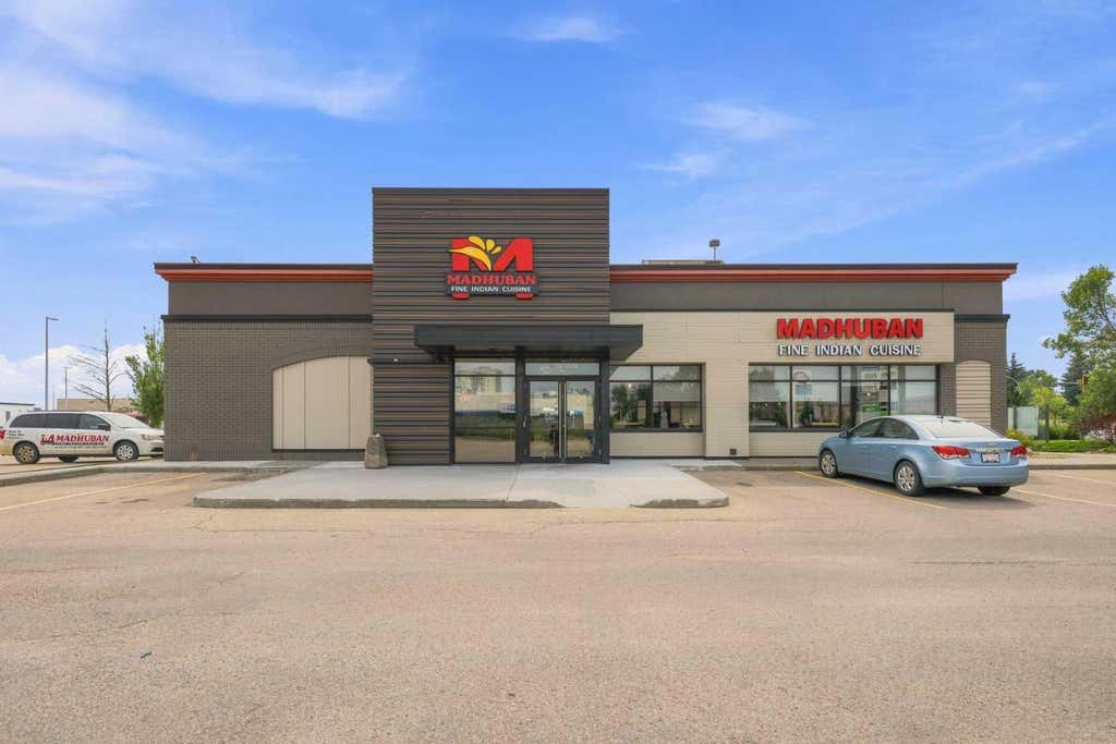 Photo of 9995 178 Street NW, Edmonton, AB T5T 6H4 (MLS # A2333958)