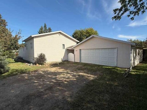 Photo of 11137 92, Peace River, AB T8S 1P6 (MLS # A2346996)