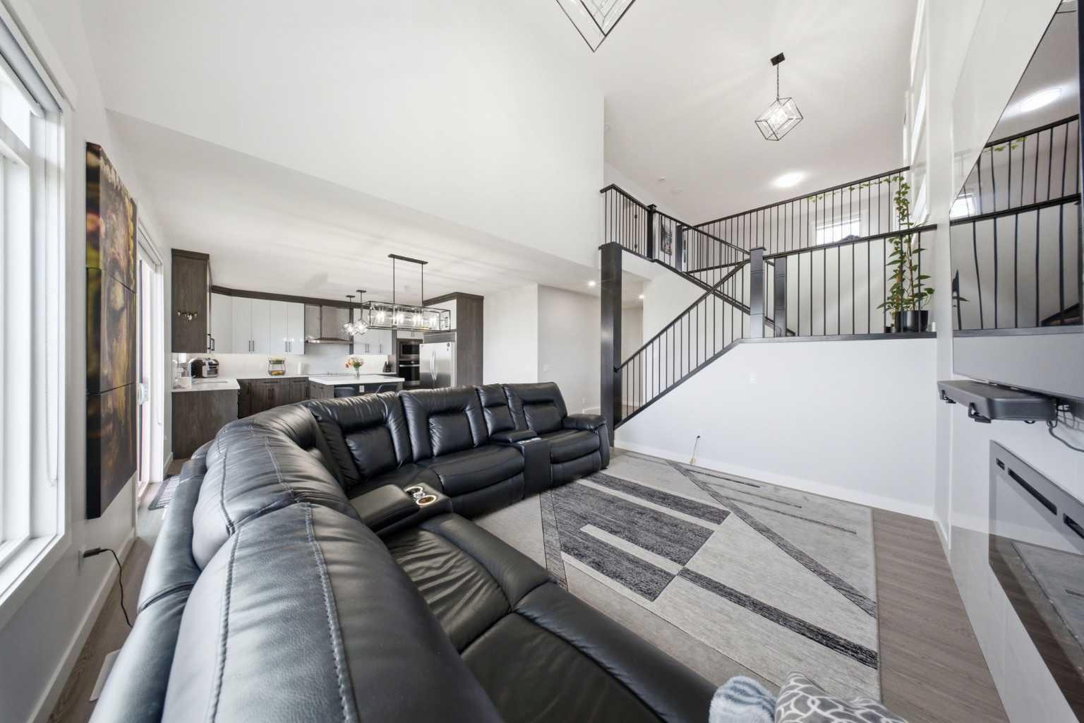 82 Waterford Crescent