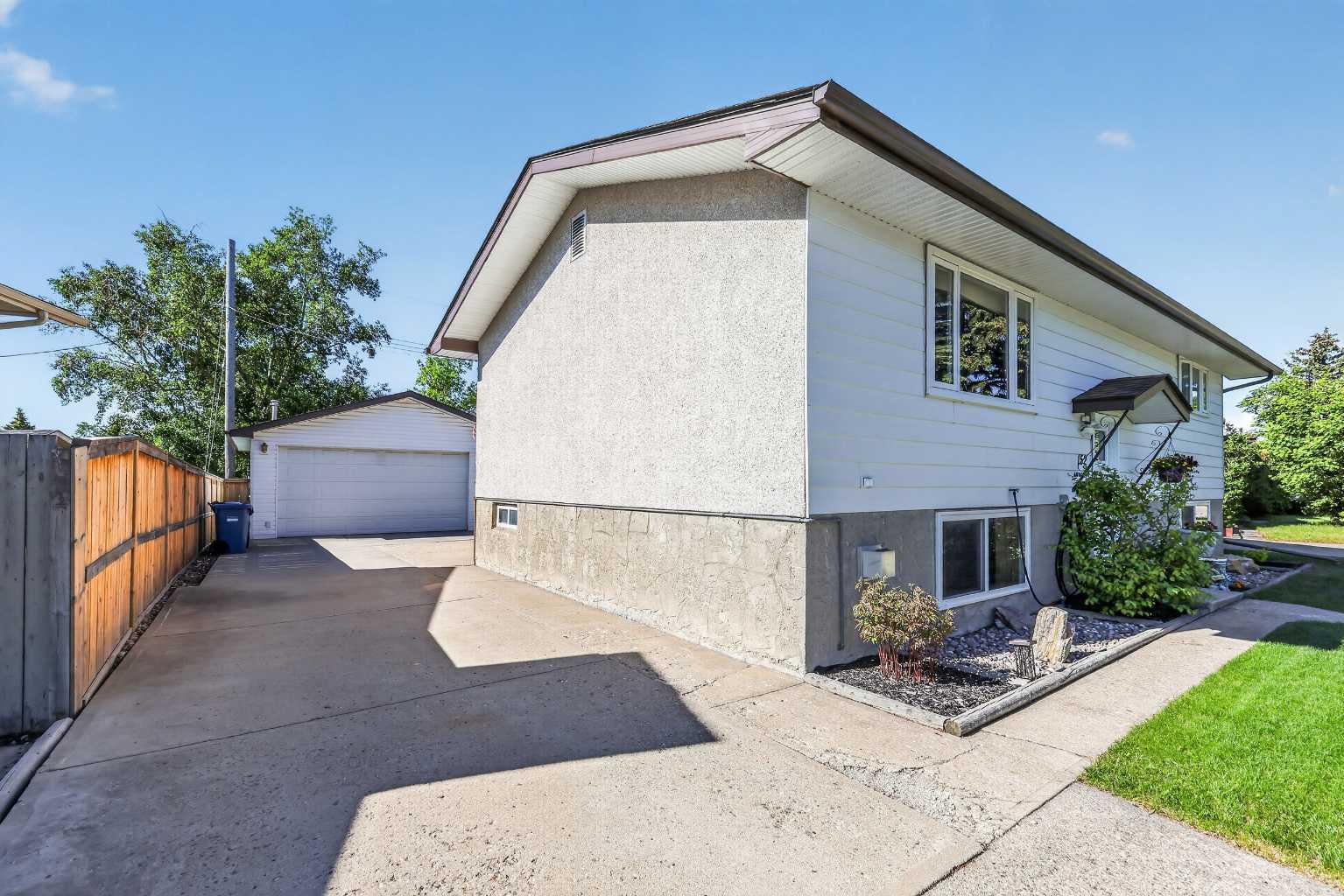 152 Maddock Way NE