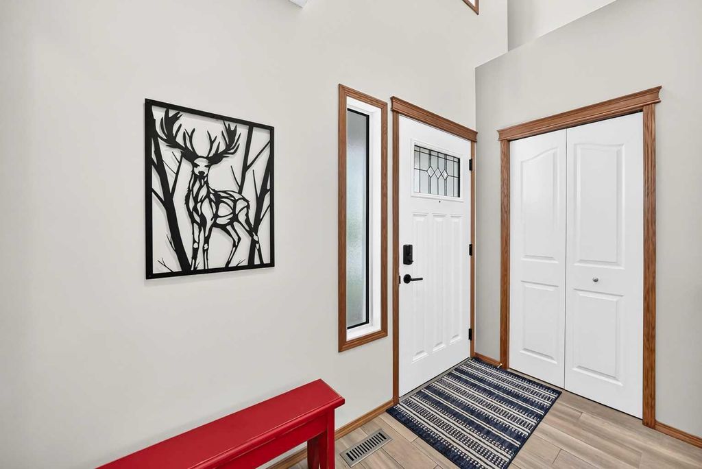 Photo of 7919 Cougar Ridge Avenue SW, Calgary, AB T3H 5L4 (MLS # A2326820)
