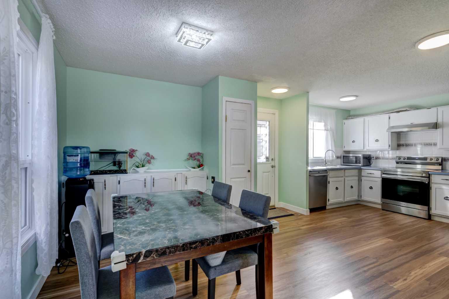 1059 Pinecliff Drive NE