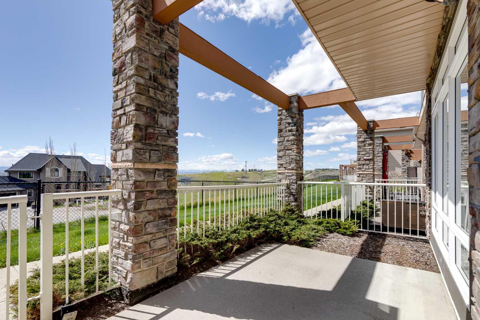 181 Rockyledge View NW 7