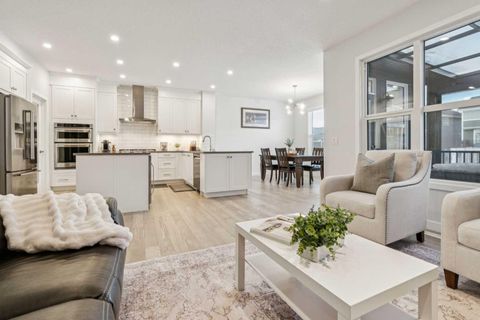 55 Sundown Crescent Cochrane AB T4C 2T2