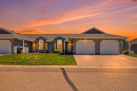 Photo of 13 Parklane Place, Strathmore, AB T1P 1K7 (MLS # A2324992)